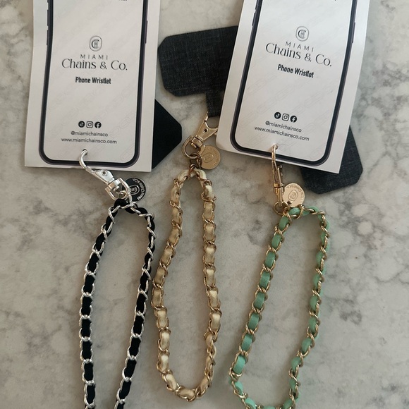 Chains & Co Phone Wristlets - Picture 1 of 1